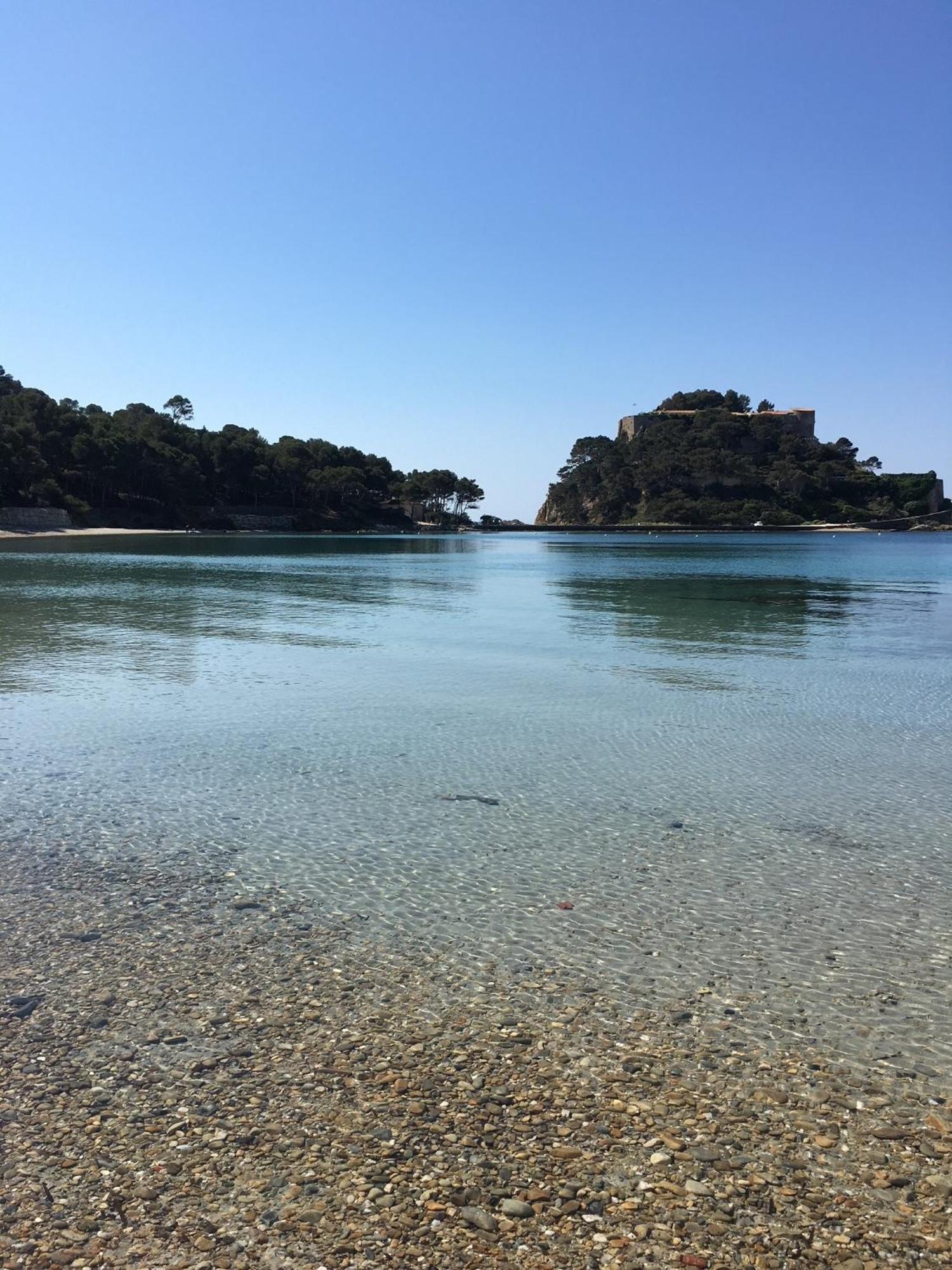 Appartement T3 Lumineux Traversant Totalement Neuf En Face De La Plage Front De Mer Vue Sur Les Iles Vue Mer Panoramique Assuree Residence De La Plage Centre Ville Du Lavandou 3Eme Etage Avec Ascenseur Appartement T3 Le Lavandou Zewnętrze zdjęcie